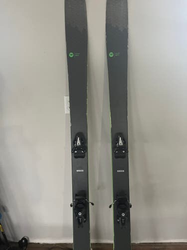 Used 2021 Rossignol 188 cm Powder Sky 7 HD Skis With Bindings