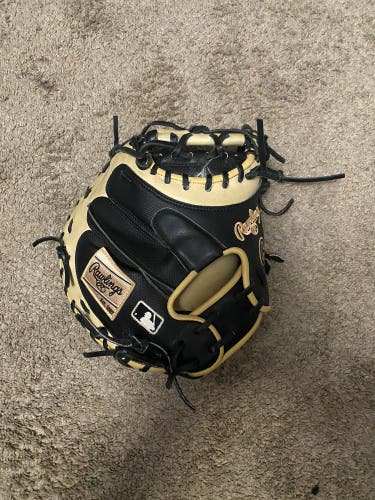 Yadi Molina Heart of the Hide Catchers Mitt