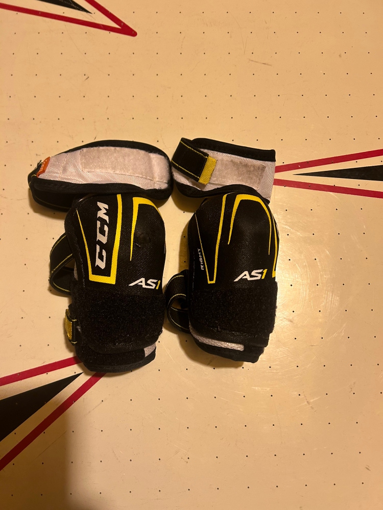 Used Large CCM Super Tacks AS1 Elbow Pads