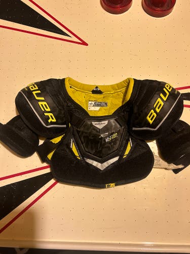 Used Small Bauer Supreme Ultrasonic Shoulder Pads