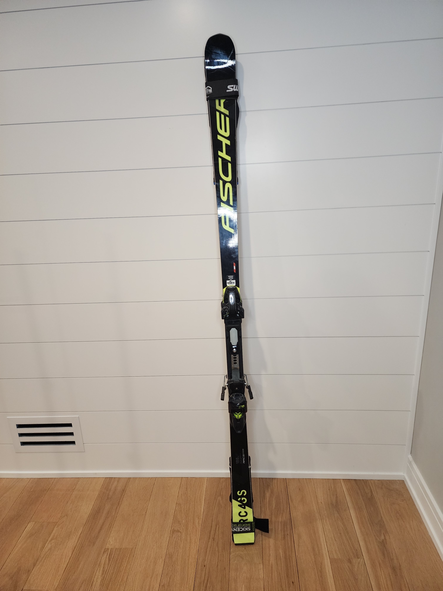 Used Fischer 188 cm Racing RC4 World Cup GS Skis With Bindings Max Din 16