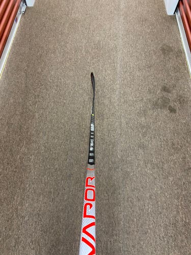 Senior Right Handed P92 Vapor Hyperlite Hockey Stick