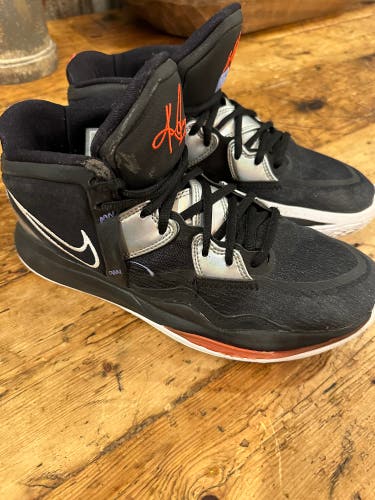 Nike Kyrie Infinity Ice & Fire Basketball Shoes - Size 8