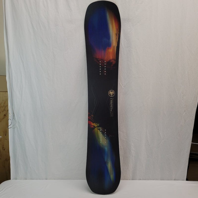 Gnu Antigravity - Snowboard da uomo, 162 W : : Sport e tempo libero