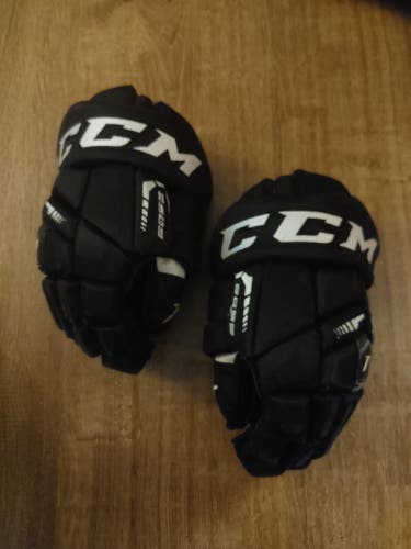 Used CCM Tacks 6052 Gloves 12"