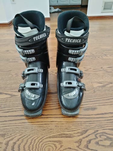 Used Tecnica Duo 50 Ski Boots