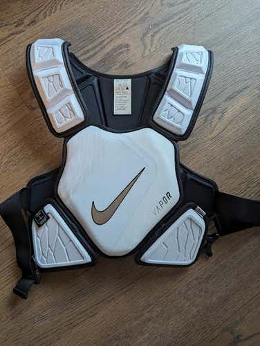 Adult Used Large Nike Vapor Elite Shoulder Pads