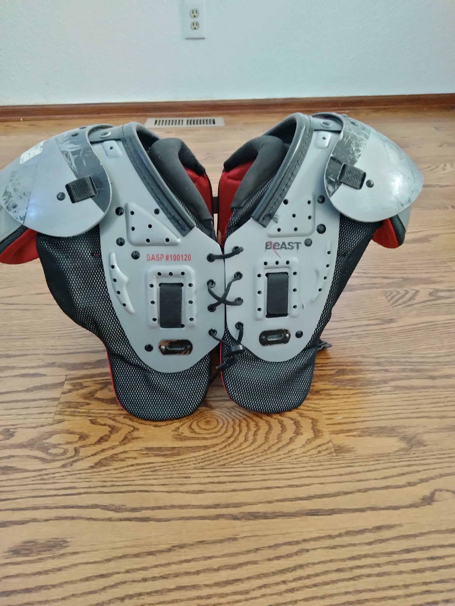 Used Youth Large Adams Beast Shoulder Pads