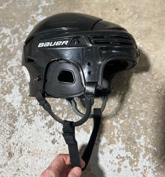 Used Medium Bauer BHH2100M Medium Helmet
