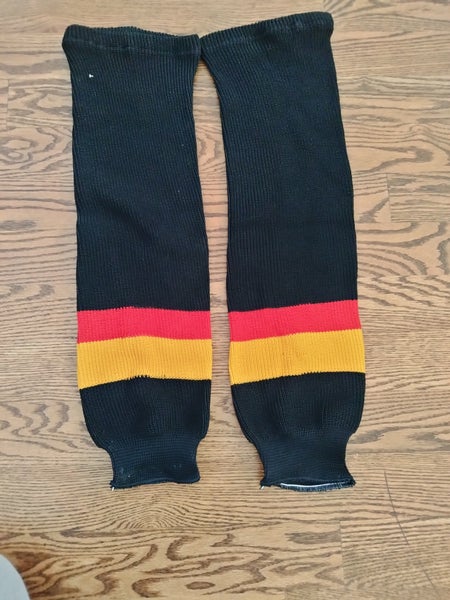 New Large Athletic Knit HS2100 Boston White Socks