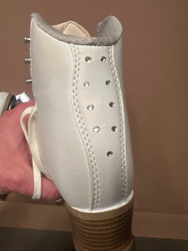 Jackson Elle Figure Skates Junior 2.5