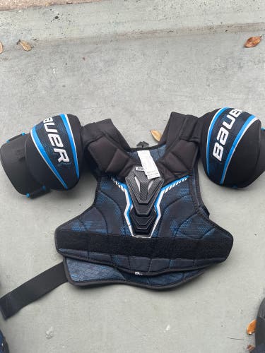 Used XL Bauer  X Shoulder Pads