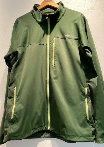 Green Used Men's Large/Extra Large Soft shell Patagonia Jacket