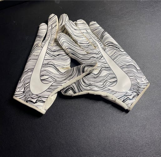 White Medium Nike Gloves