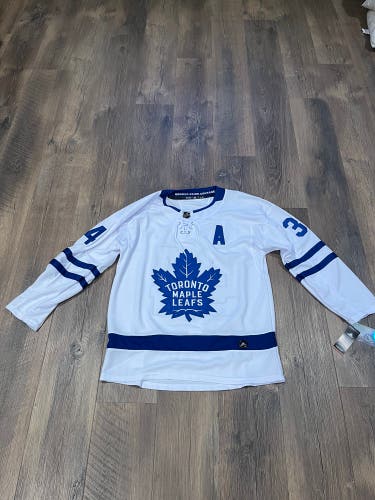 Toronto Maple Leafs Auston Matthew’s Home NHL Jersey Size 52/ Large