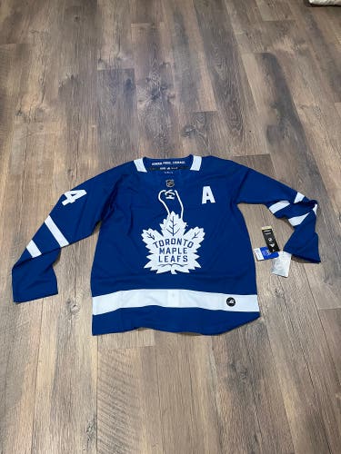 Toronto Maple Leafs Auston Matthew’s Away NHL Jersey Size 52/ Large
