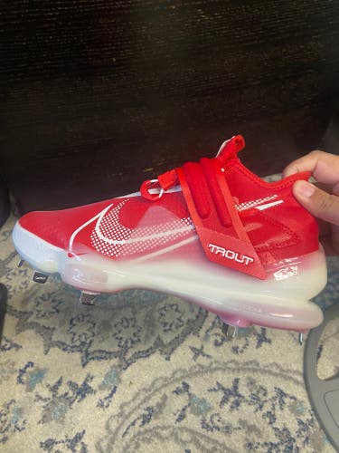 Red Men's Metal Low Top Trout