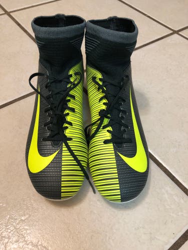 Nike youth Jr Mercurial SUPERFLY V CR7 FG Ronaldo soccer cleats Size5 **BRAND NEW, NEVER BEEN WORN**