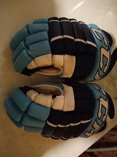 Used CCM HG4PC Gloves 14"