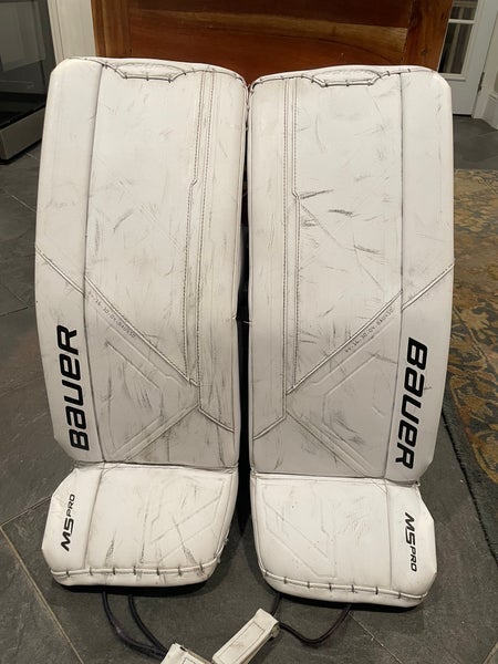 30" +1 Bauer M5 Pro Goalie Pads
