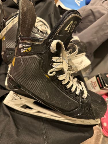 Bauer UltraSonic skates 8E