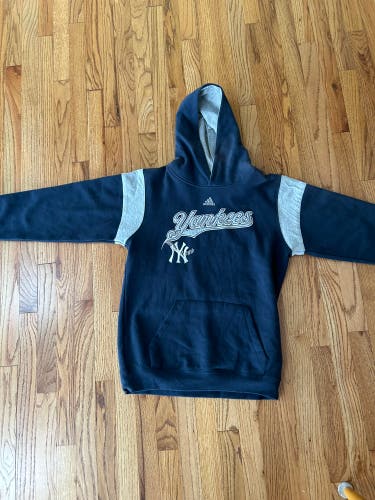 Adidas NY Yankees Hooded Sweatshirt Youth Large (brand new)