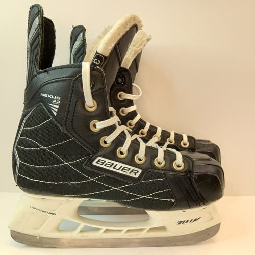 Junior Used Bauer Nexus 22 Hockey Skates Size 3 Skate (Boys 4 US)