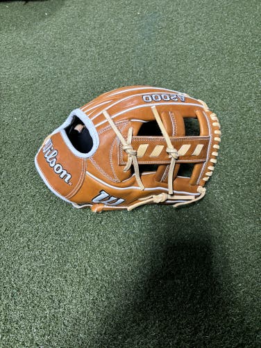 Wilson Infield 11.5" A2000 Baseball Glove