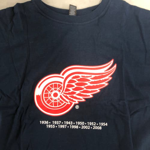 NEW Detroit Red Wings mens large T-shirt