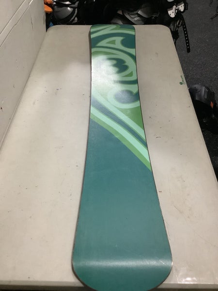 Used Burton E Deck 56 156 Cm Men s Snowboards SidelineSwap