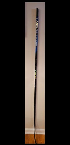 Senior Right Handed Pro Stock Supreme UltraSonic Hockey Stick