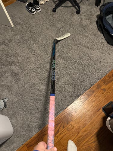 Intermediate Right Handed P92 Nexus Sync Hockey Stick