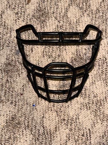 Schutt face mask
