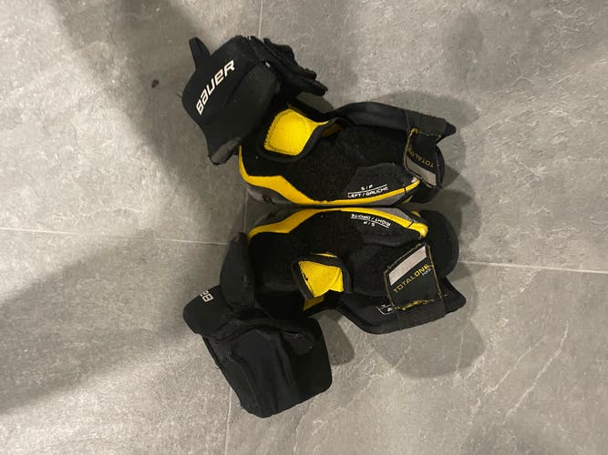 Senior Used Small Bauer Supreme TotalOne MX3 Elbow Pads