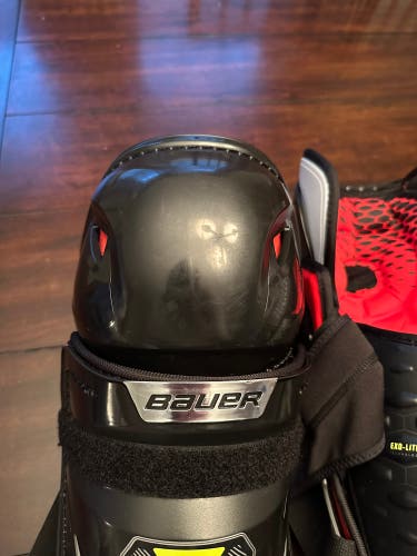 New Bauer 15"  Vapor Hyperlite Shin Pads