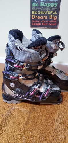 Ski boots Salomon Divine RS Energyzer 70 Women’s Ski Boots mondo278mm/ 23.5/us Women's 5-5.5