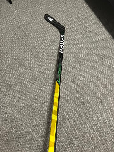 Senior Left Hand P28  Supreme UltraSonic Hockey Stick