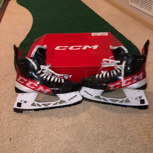Used CCM Regular Width  9.5 JetSpeed FT4 Pro Hockey Skates