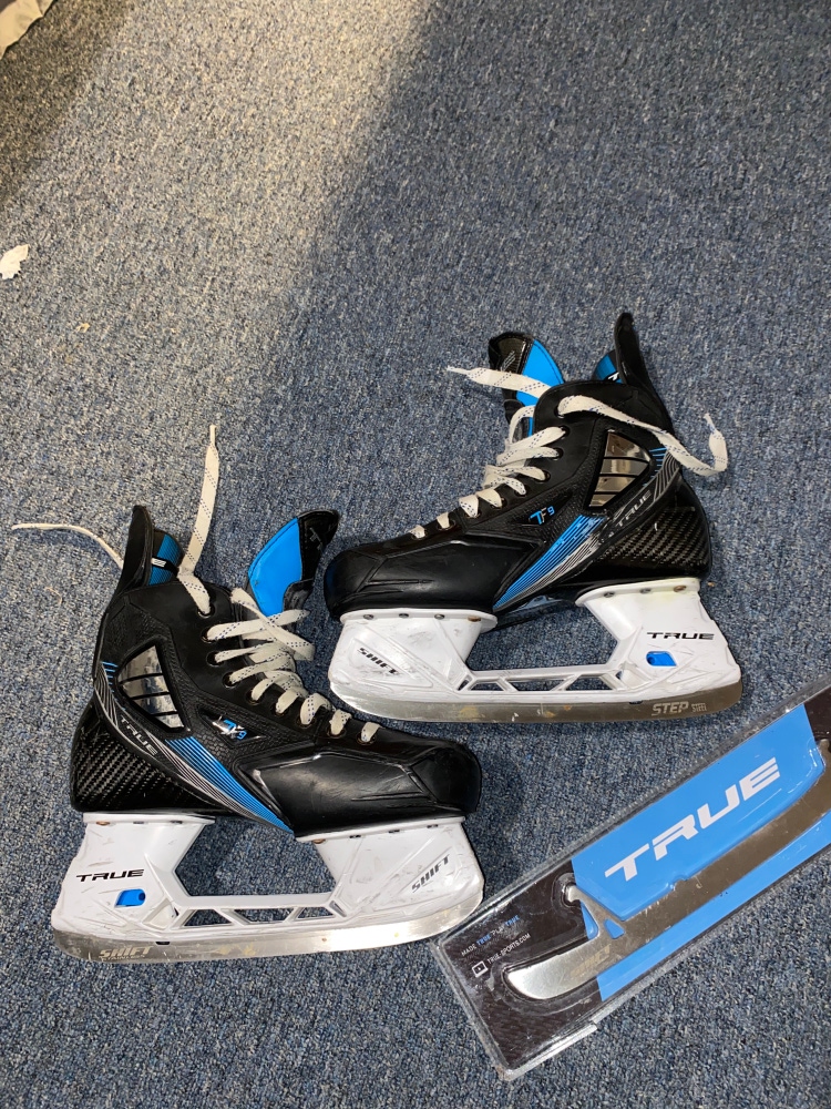 Used True Regular Width 7 TF9 Hockey Skates