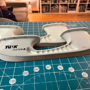 Nearly New Bauer 288 mm TUUK Custom + Holders and Steel
