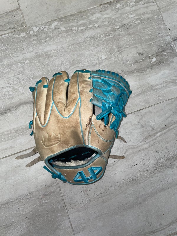 44 Pro Baseball Gloves & Mitts New and Used on SidelineSwap