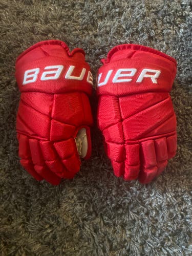 Bauer 14" Red Vapor Pro Team Gloves