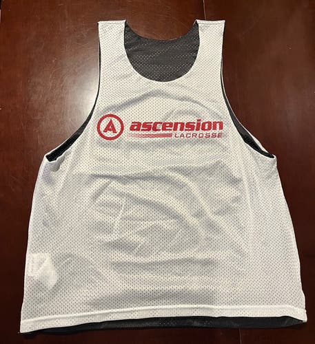 Ascension Lacrosse reversible white/black pinnie