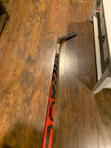Senior Right Handed P92 Pro Stock Vapor FlyLite Hockey Stick