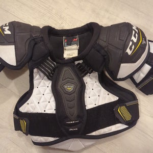 Junior Used Small CCM Tacks 4052 Shoulder Pads