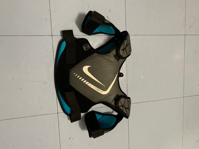 Used Medium Nike Vapor Shoulder Pads