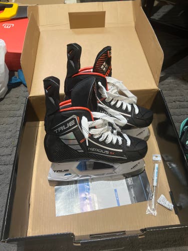 Senior True Wide Width 7 HZRDUS 9X Hockey Skates