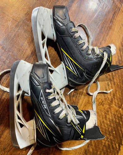 Junior Used CCM Tacks 2092 Hockey Skates Regular Width Size 1