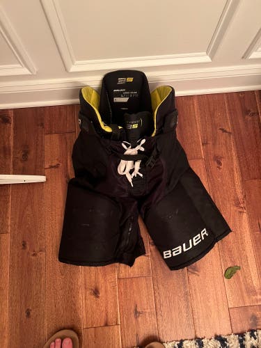 Intermediate Large Bauer Supreme 3S Hockey Pants