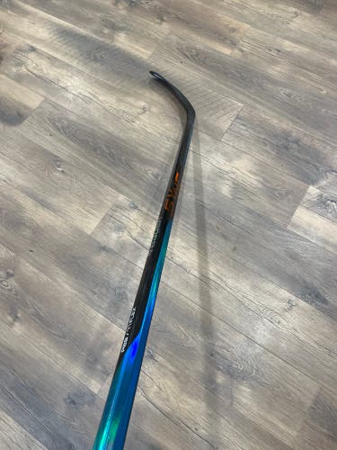 *NEW* Senior RH Nexus Sync Hockey Stick